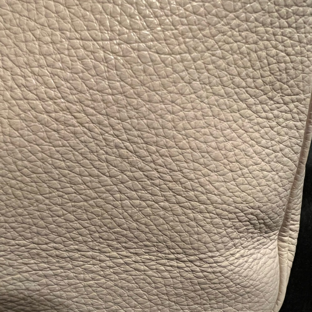Coach Cream Leather Crossbody Bag. - Picture 3 of 14